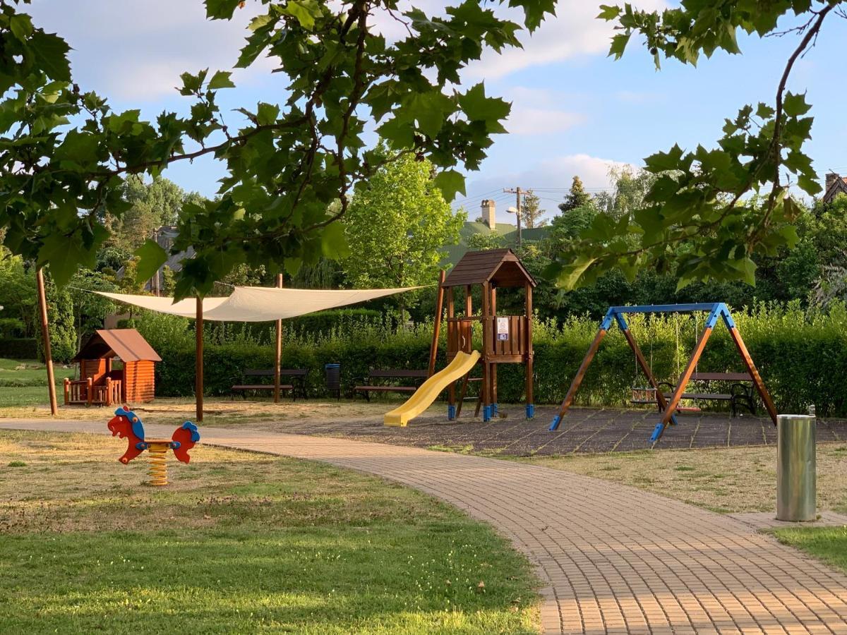 Balatonic Apartman Zamárdi Εξωτερικό φωτογραφία
